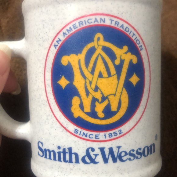 Deja Vu Collectible Smith & Wesson Gun Logo 100% Recyclable Grey Speckled Mug - Picture 1 of 10